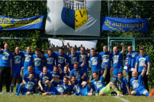 meistershirts fußball gruppenbild